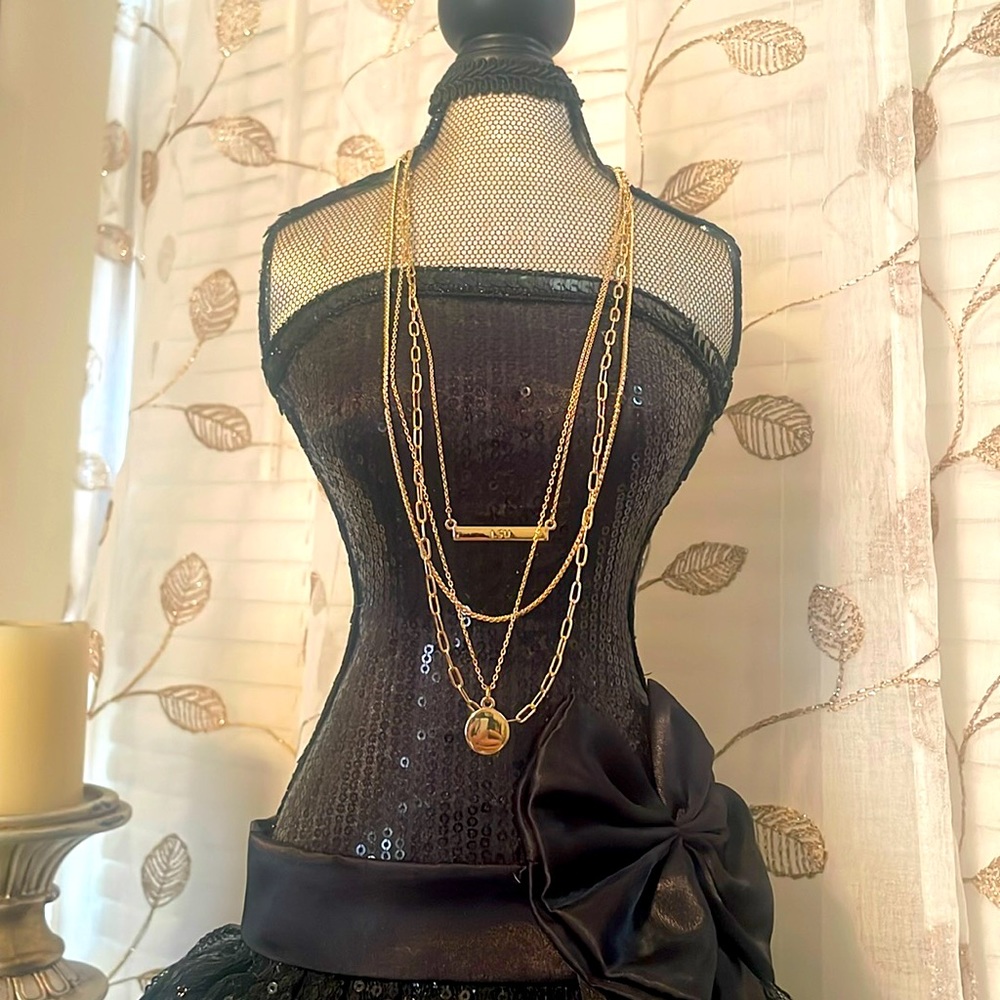 💜💛💜💛 LSU 4 piece Danty Necklace. Emerson Street Co. Trendy and lots of fun!